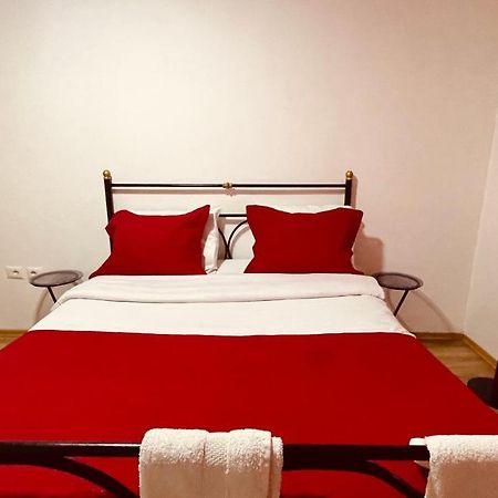 Hotel Drinos Tirana Exteriör bild