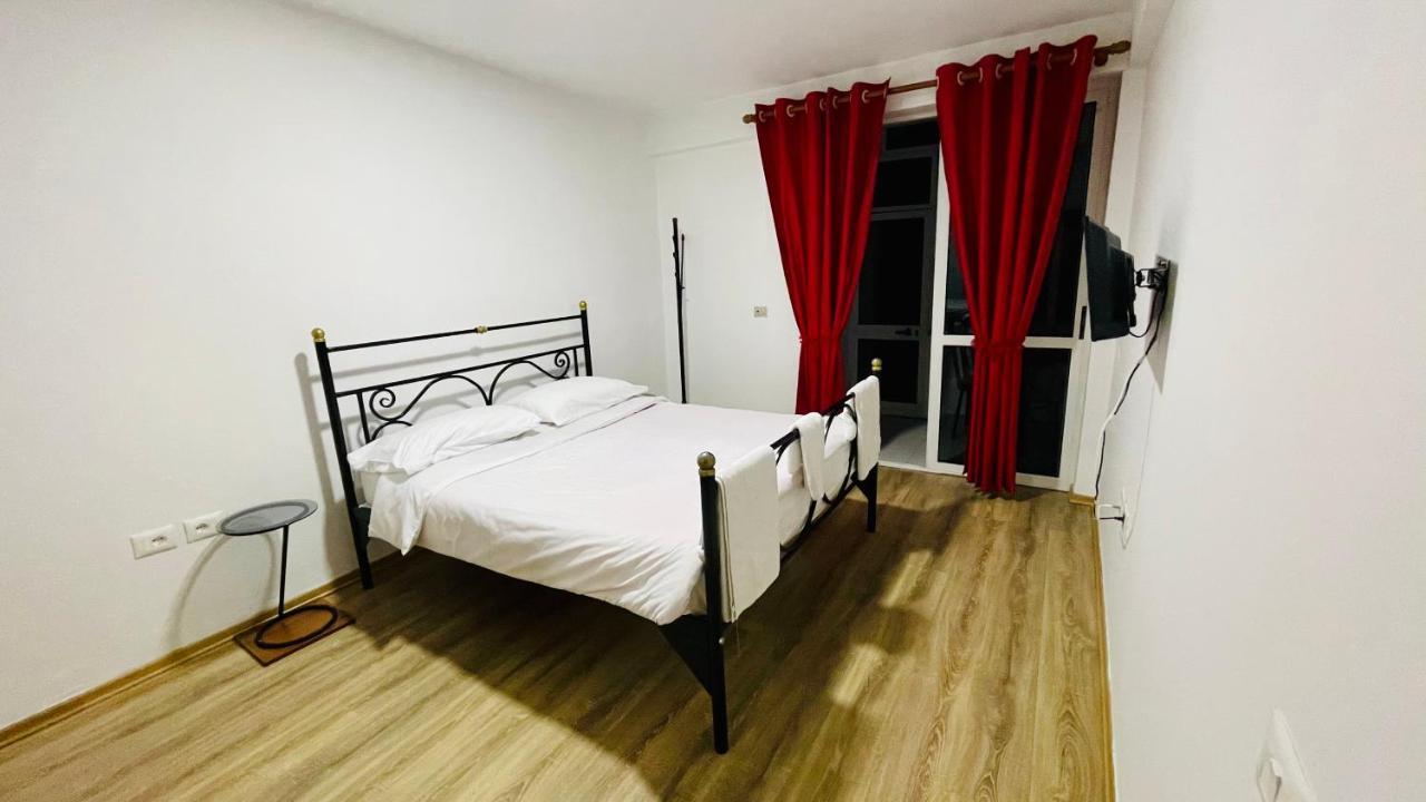 Hotel Drinos Tirana Exteriör bild