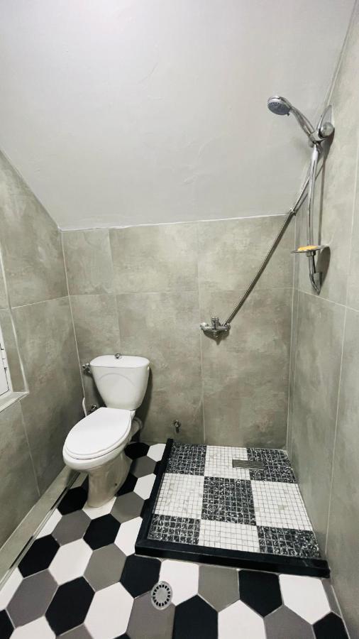 Hotel Drinos Tirana Exteriör bild