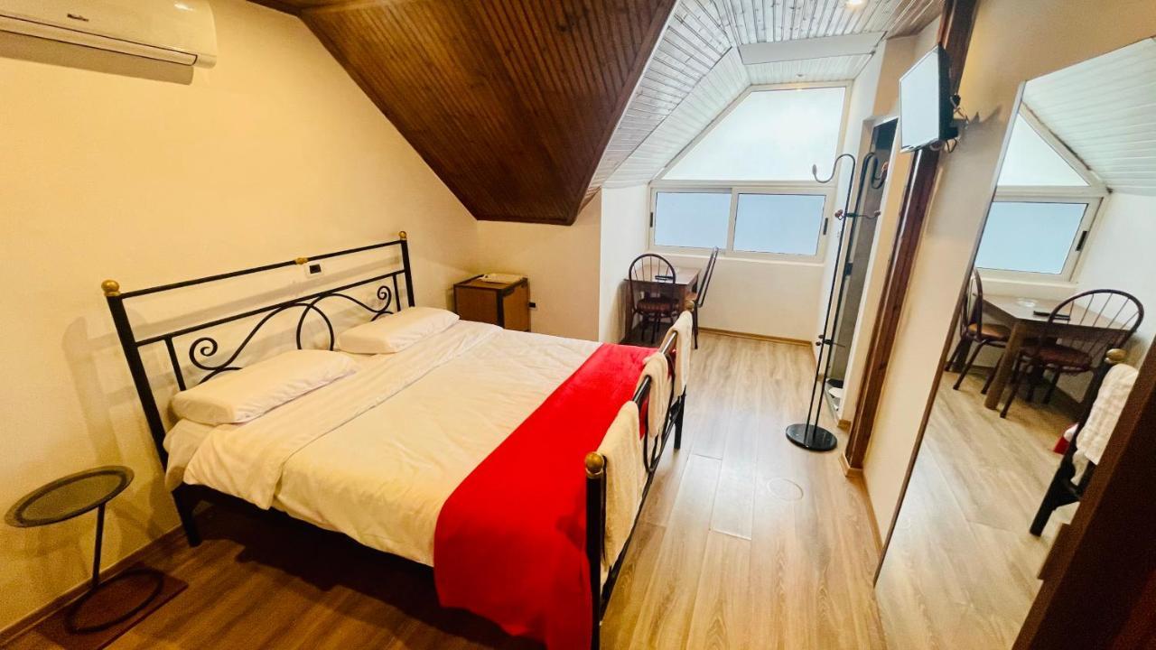 Hotel Drinos Tirana Exteriör bild