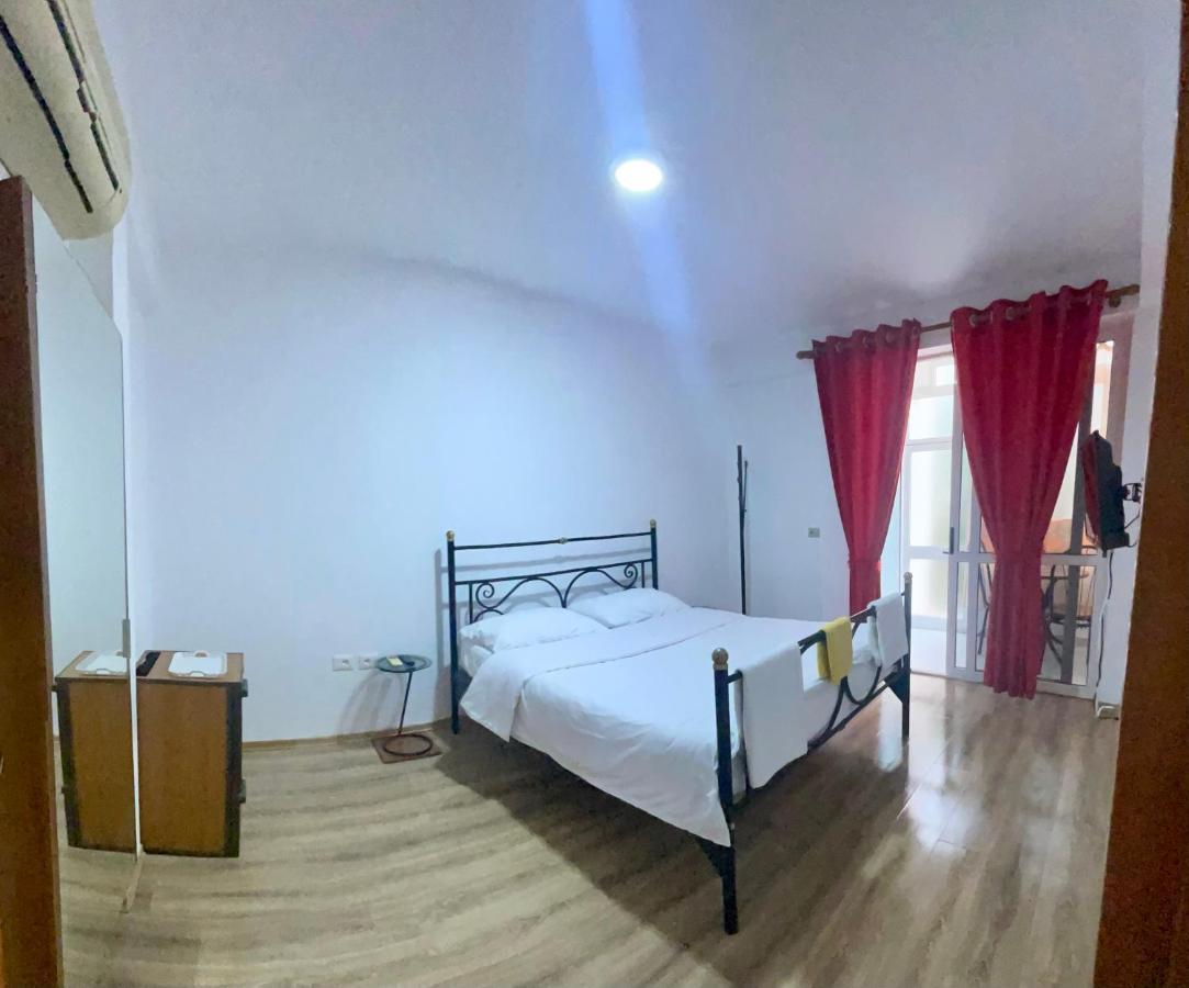 Hotel Drinos Tirana Exteriör bild