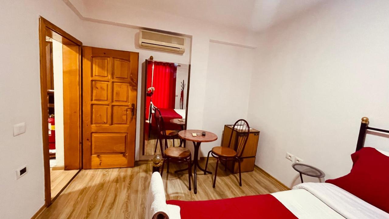 Hotel Drinos Tirana Exteriör bild